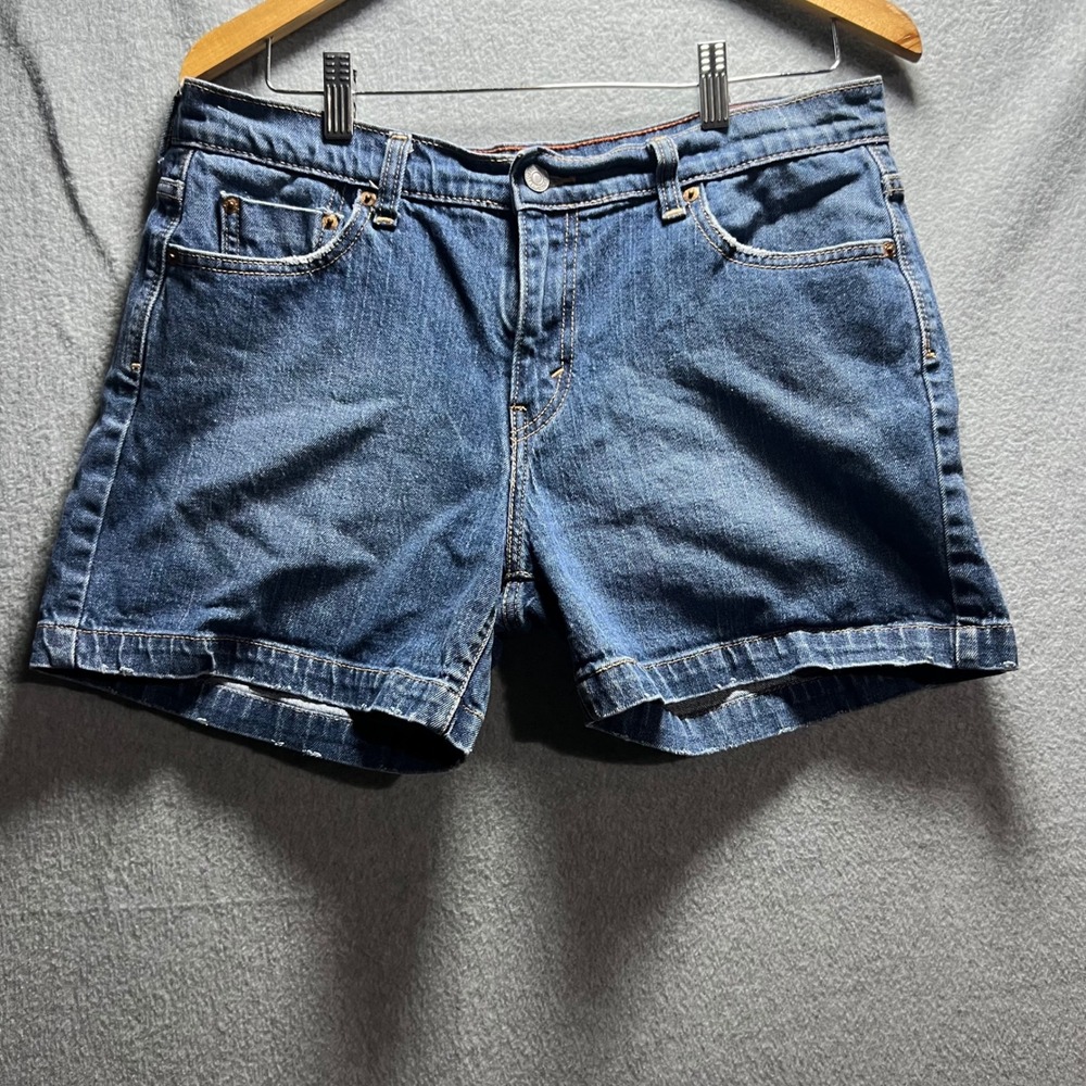 Levis 515 Womens Denim Shorts Size 12 Medium Wash Blue Mid Rise Stretch Jorts